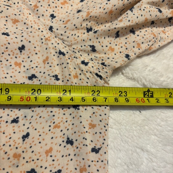 NWOT Blouse Medium Edge by Jen Rade Cream Button-Up Gold & Navy Ditzy pattern - Picture 14 of 16